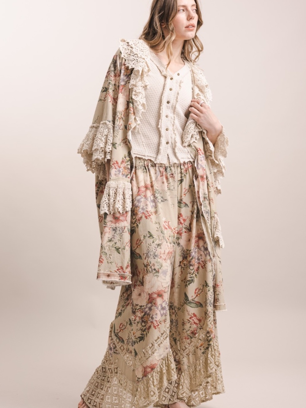 Bluevelvet Floral Print Stretchy Waist Lace Trim Wide Leg Pants - Picture 7 of 8